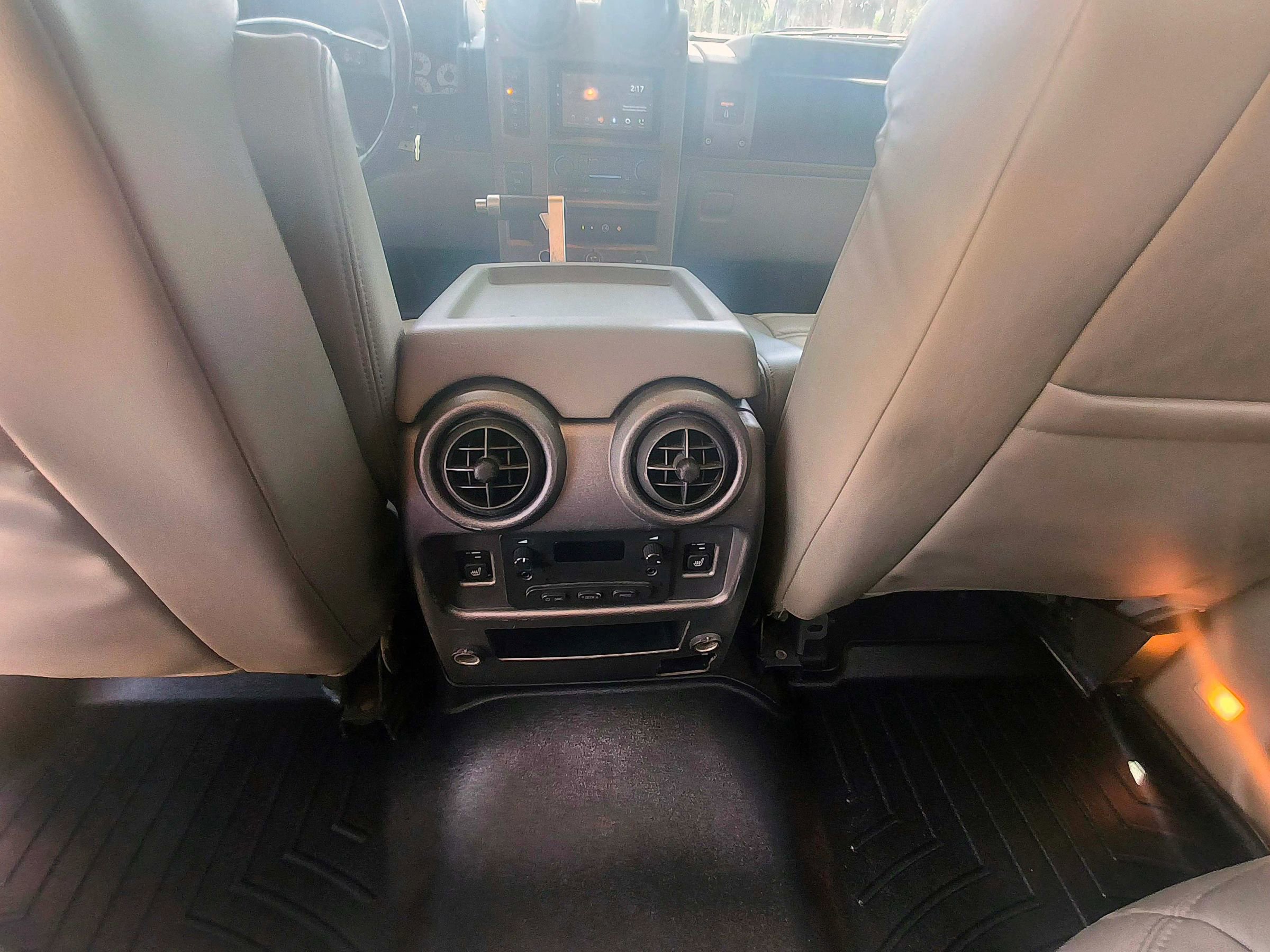 Used 2003 HUMMER H2 w/ Preferred Equipment Group image 27