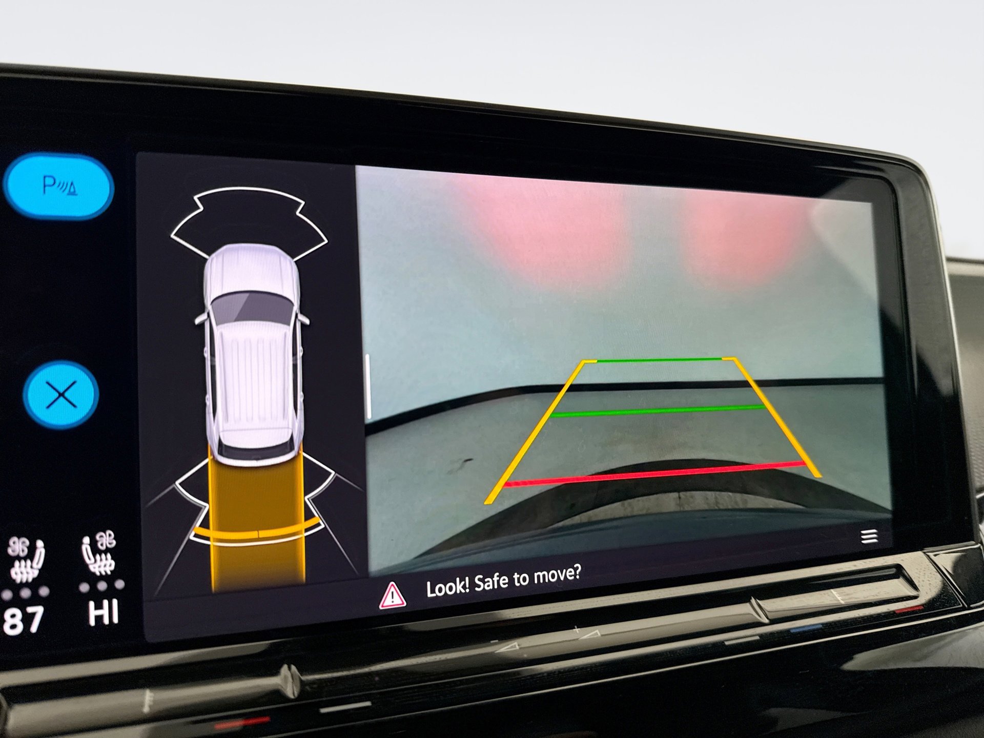 Used 2024 Volkswagen Atlas Cross Sport SEL R-Line image 15