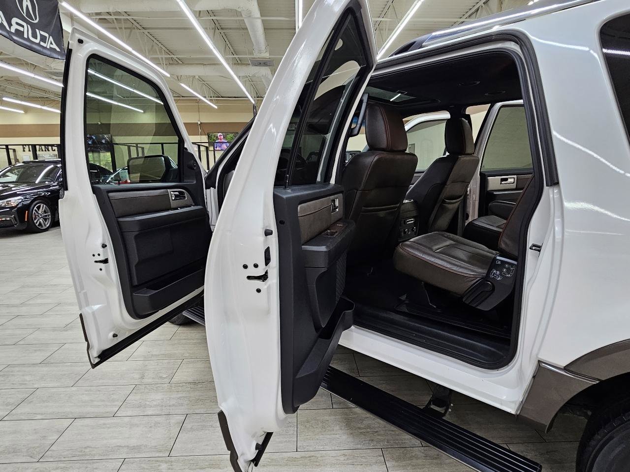 Used 2015 Ford Expedition EL King Ranch RWD image 16