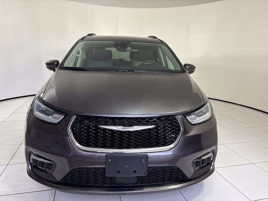 Used 2022 Chrysler Pacifica Touring-L FWD image 8