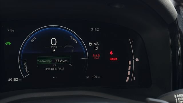 Used 2025 Toyota Camry SE FWD image 13
