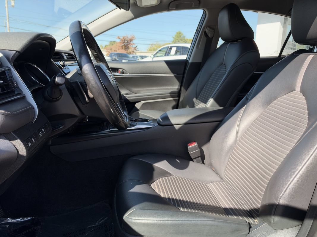 Used 2019 Toyota Camry SE FWD image 12