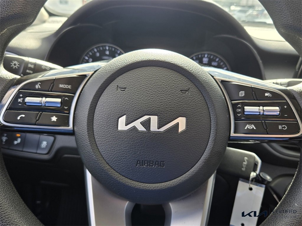 Certified 2022 Kia Forte LXS w/ LXS Technology Package image 30