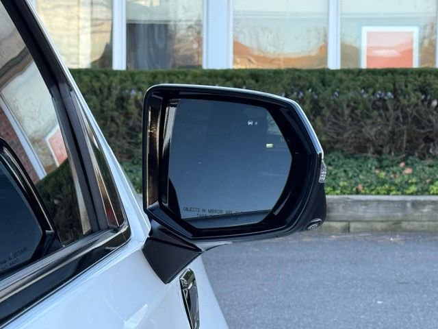 Used 2024 GMC Yukon XL Denali Ultimate image 16