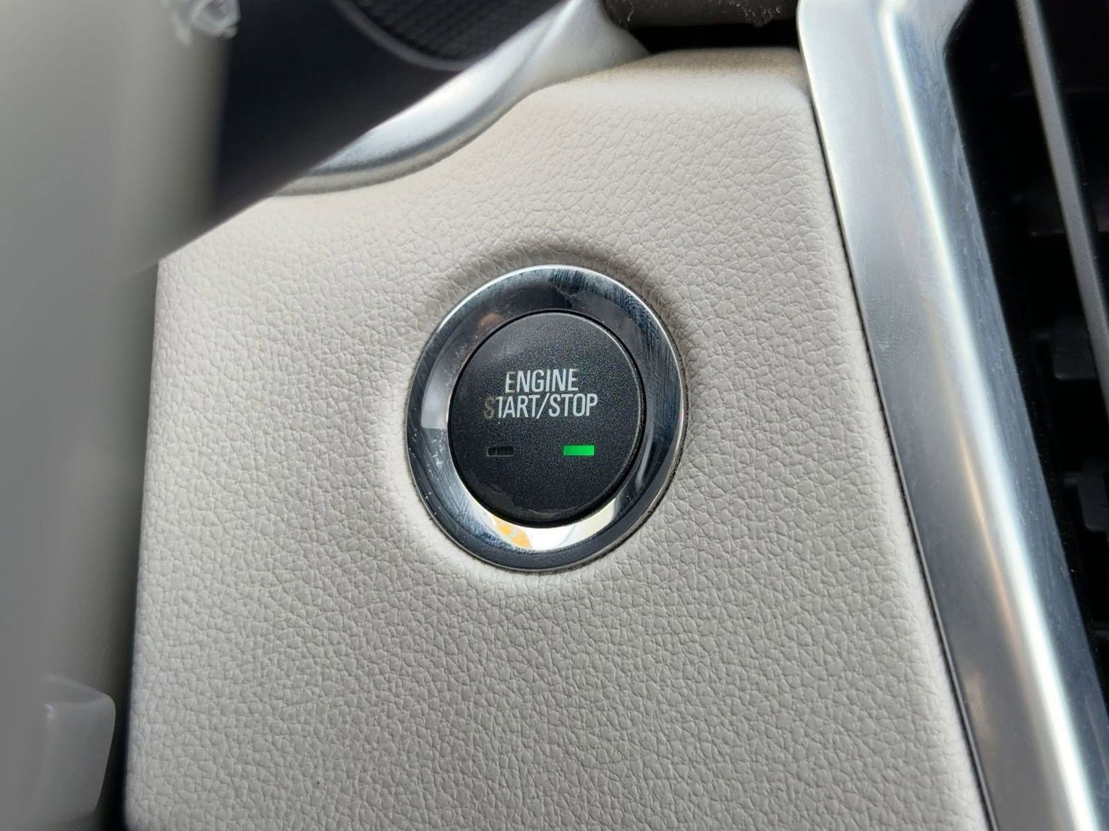 Used 2014 Cadillac SRX Luxury w/ Driver Awareness Package image 31