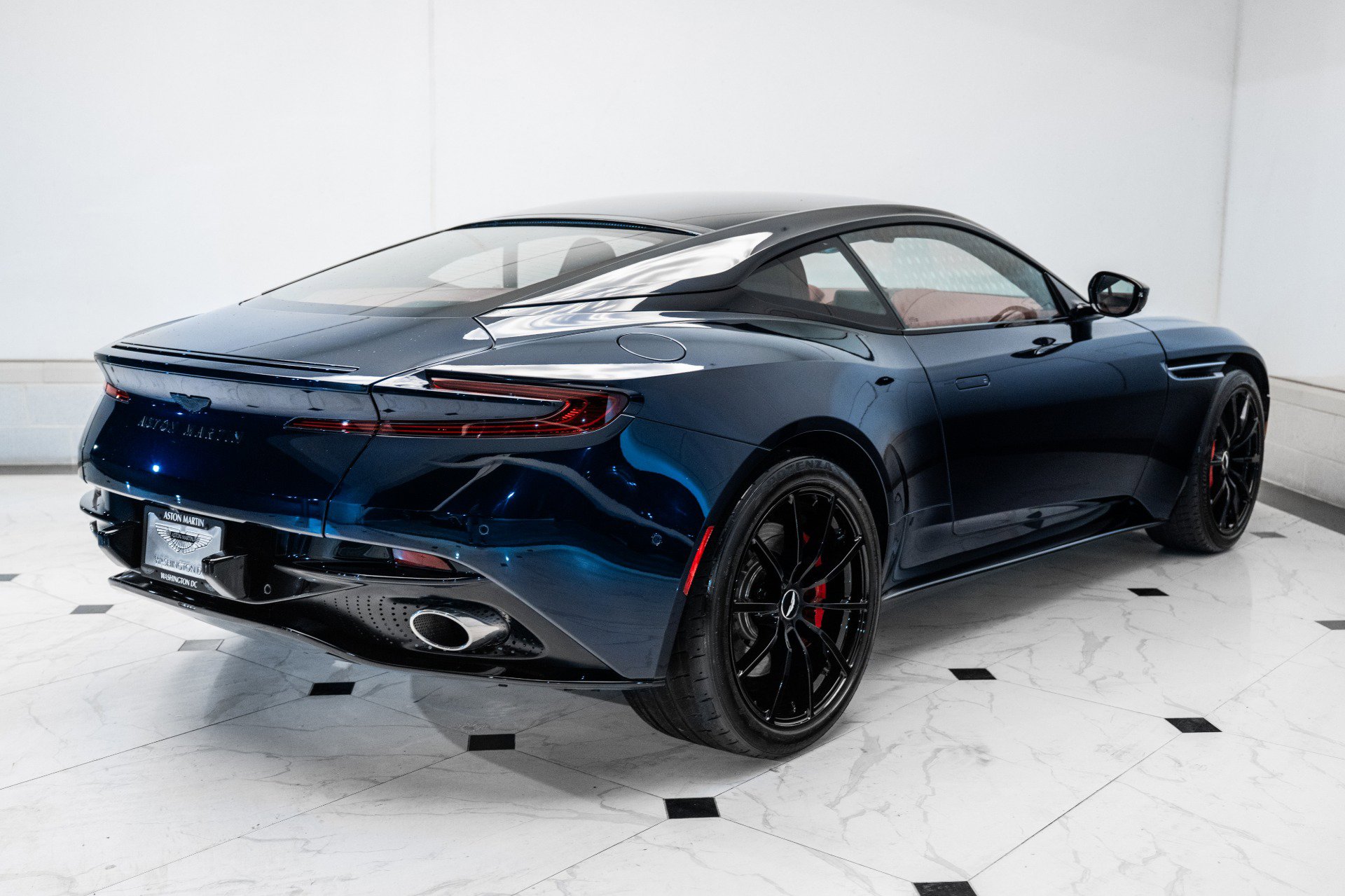 Used 2023 Aston Martin DB11 V8 image 44