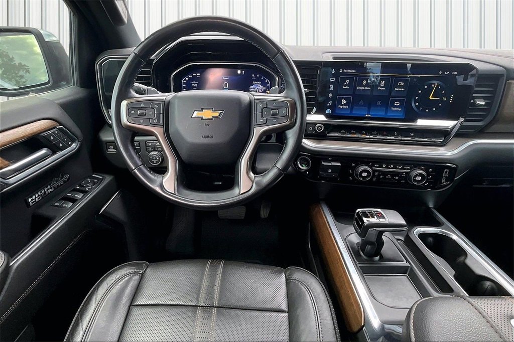 Used 2022 Chevrolet Silverado 1500 High Country w/ High Country Premium Package image 2