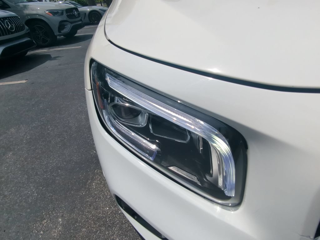 Used 2021 Mercedes-Benz GLB 250 w/ Premium Package image 22