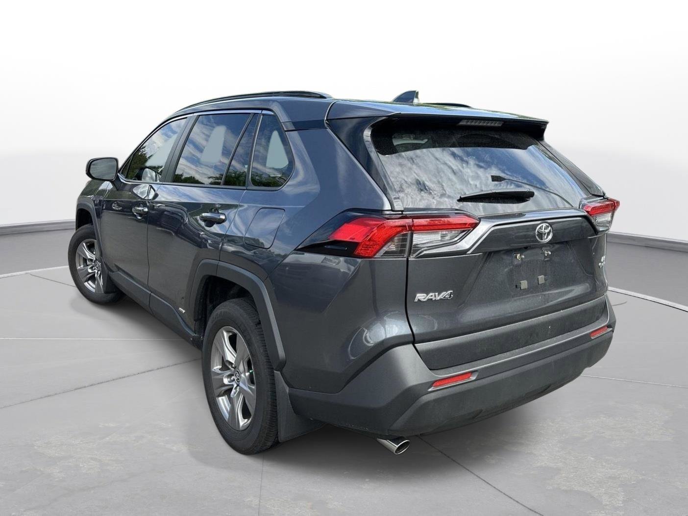 Certified 2025 Toyota RAV4 LE AWD/4WD image 8