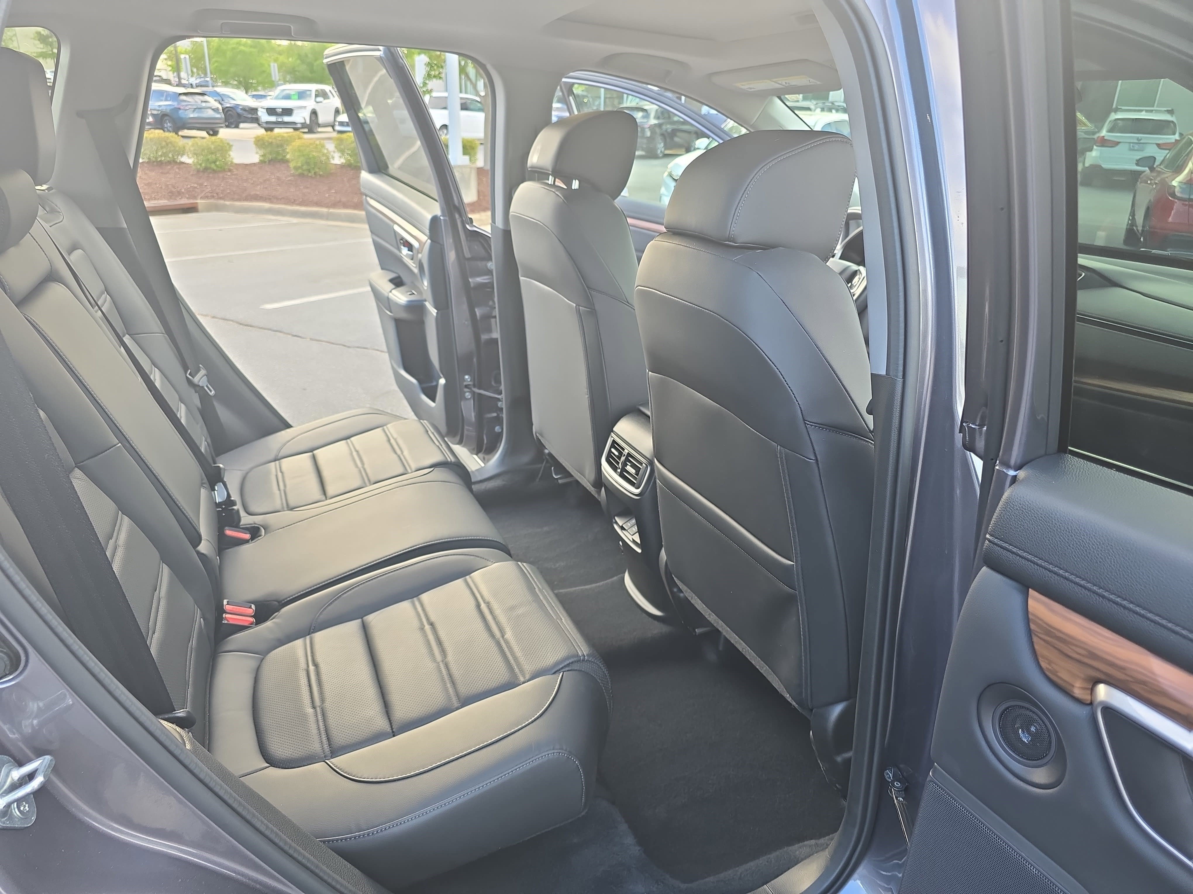 Used 2022 Honda CR-V Touring image 11