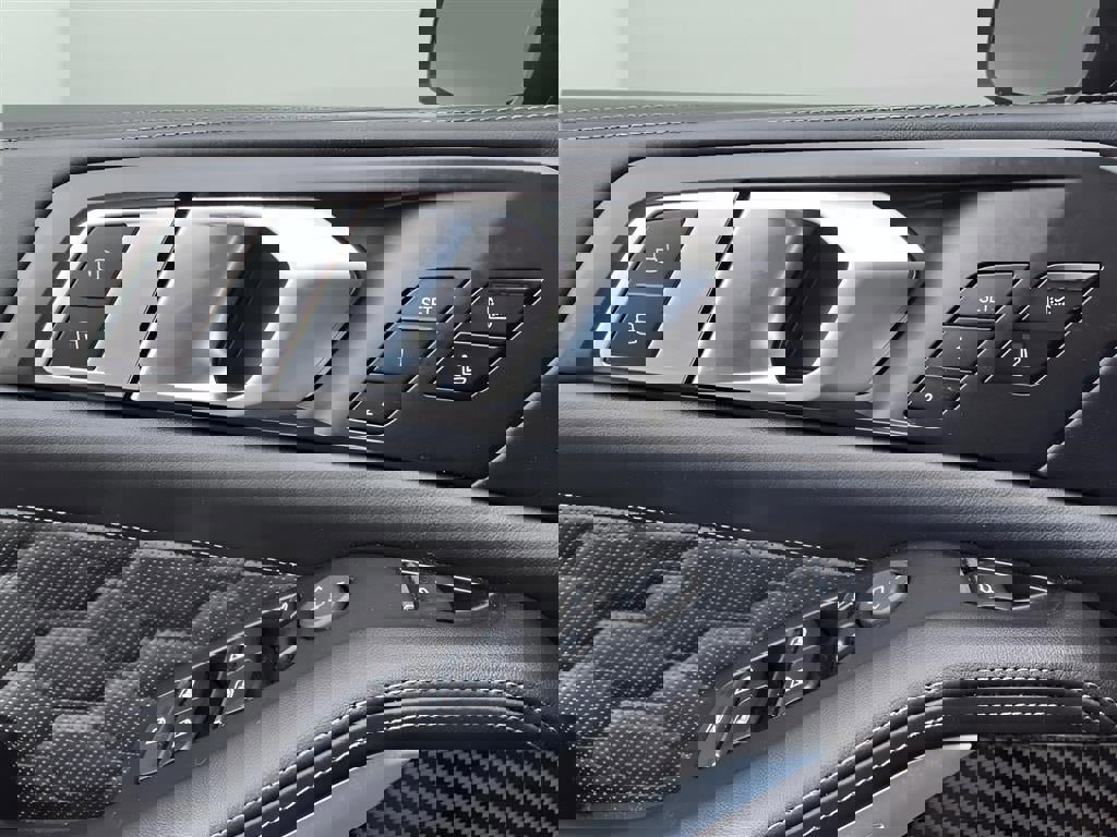 Used 2021 BMW X5 M w/ Executive Package image 16