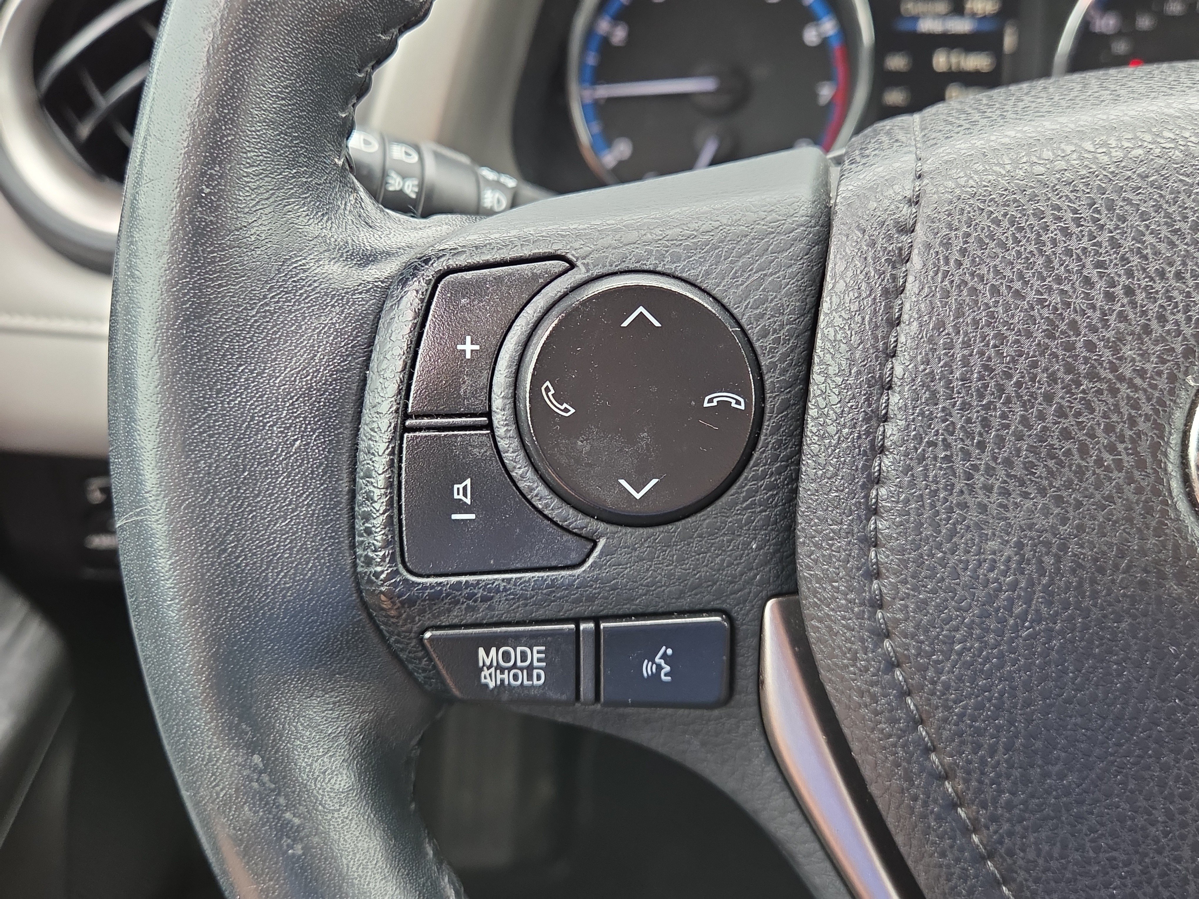 Used 2018 Toyota RAV4 Platinum AWD/4WD image 19