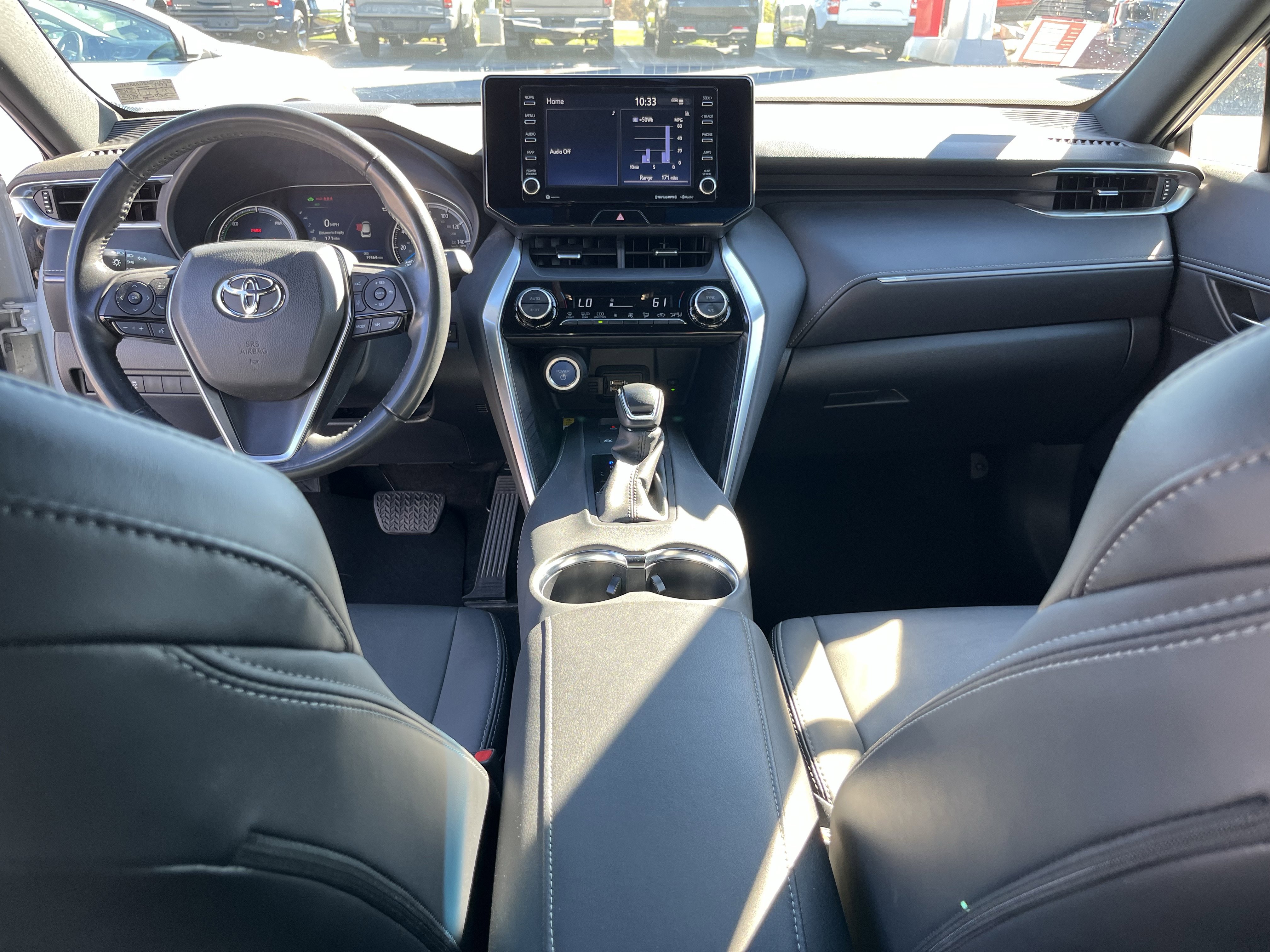 Used 2022 Toyota Venza XLE image 17