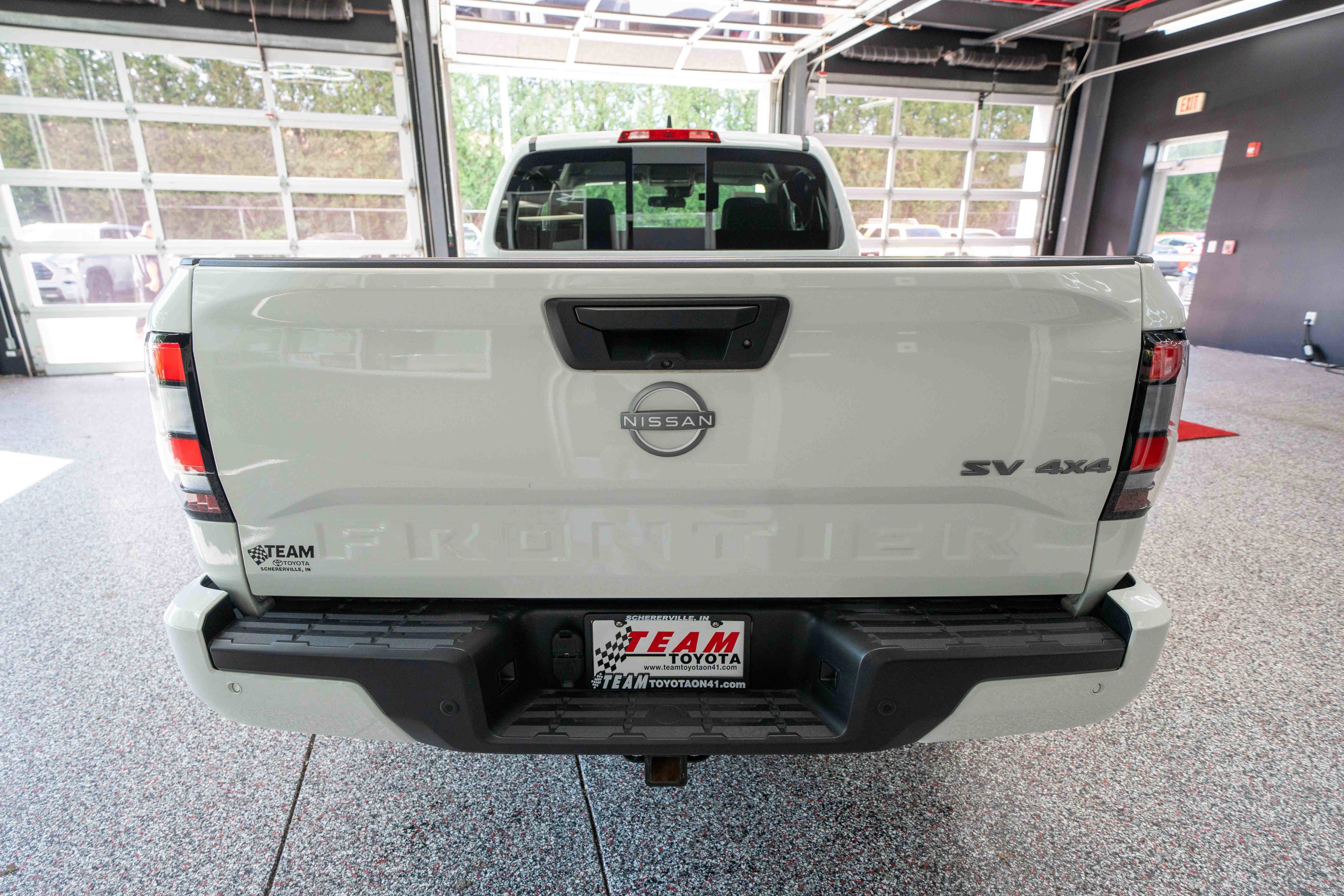 Used 2024 Nissan Frontier SV w/ SV Convenience Package image 3