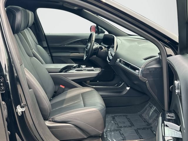Certified 2024 Cadillac Lyriq Luxury AWD/4WD image 22