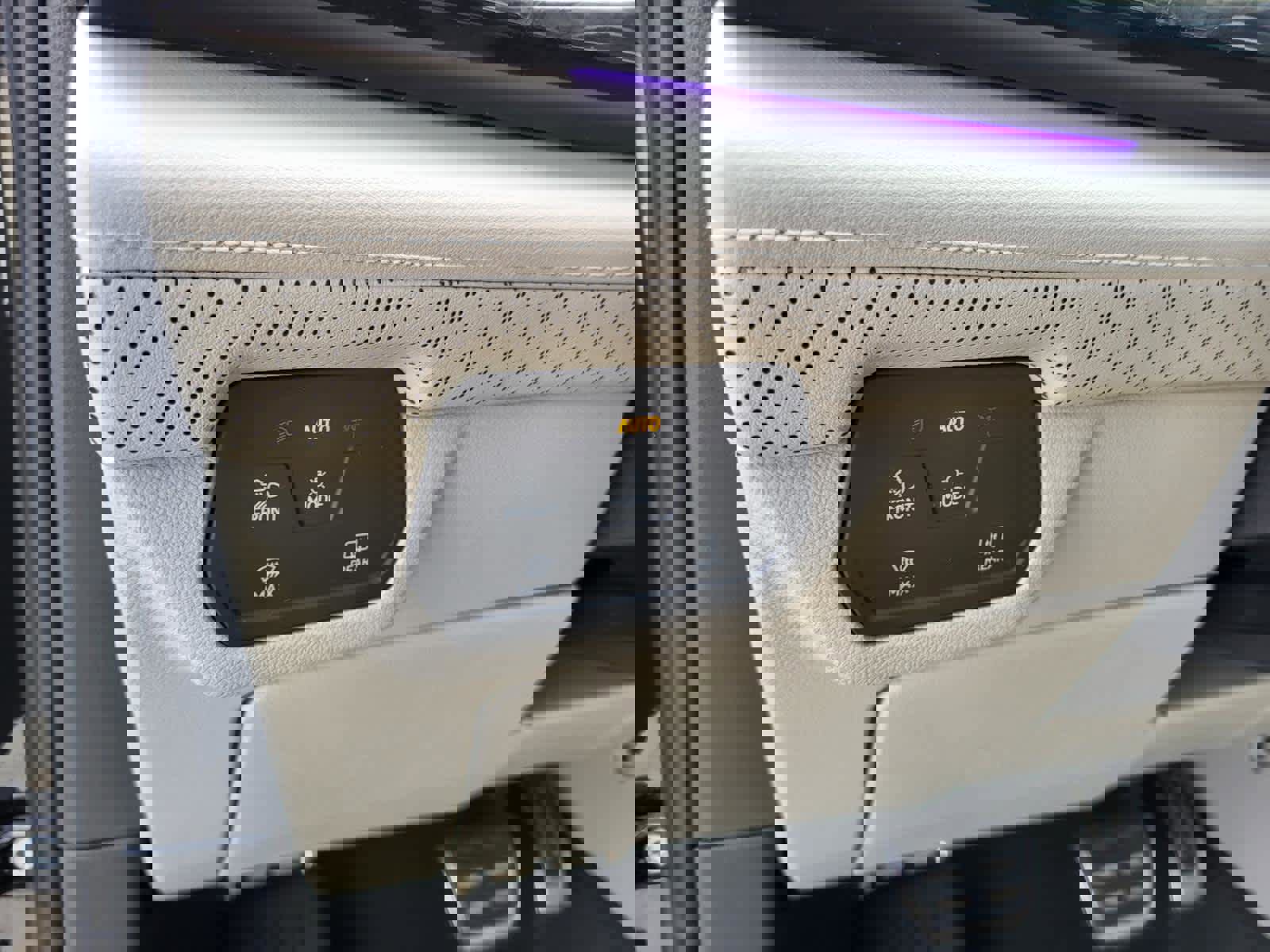 Used 2024 Volkswagen Atlas SEL Premium R-Line image 18