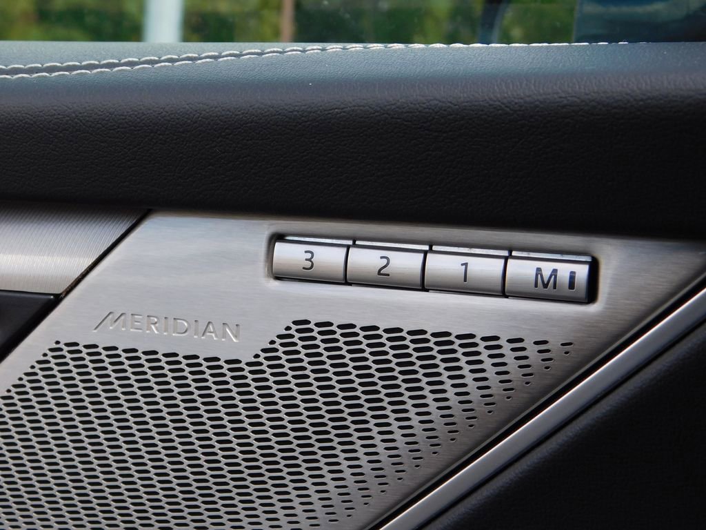 Used 2025 Jaguar F-PACE R-Dynamic S image 25