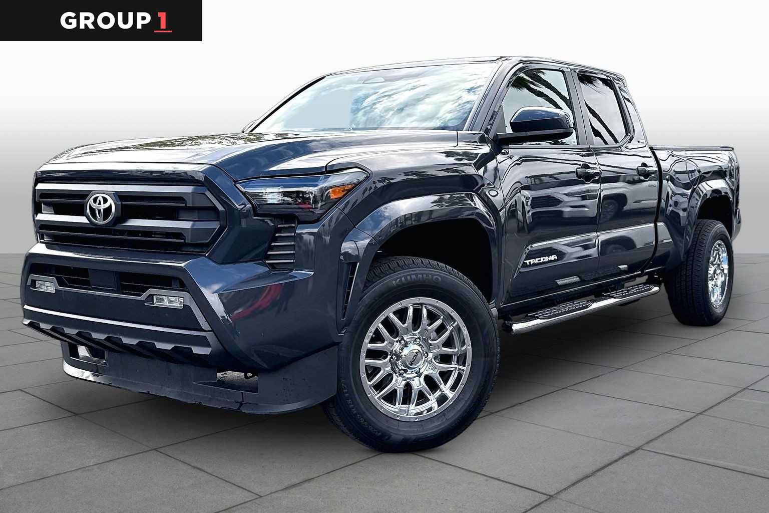 Used 2025 Toyota Tacoma SR5 AWD/4WD image 1