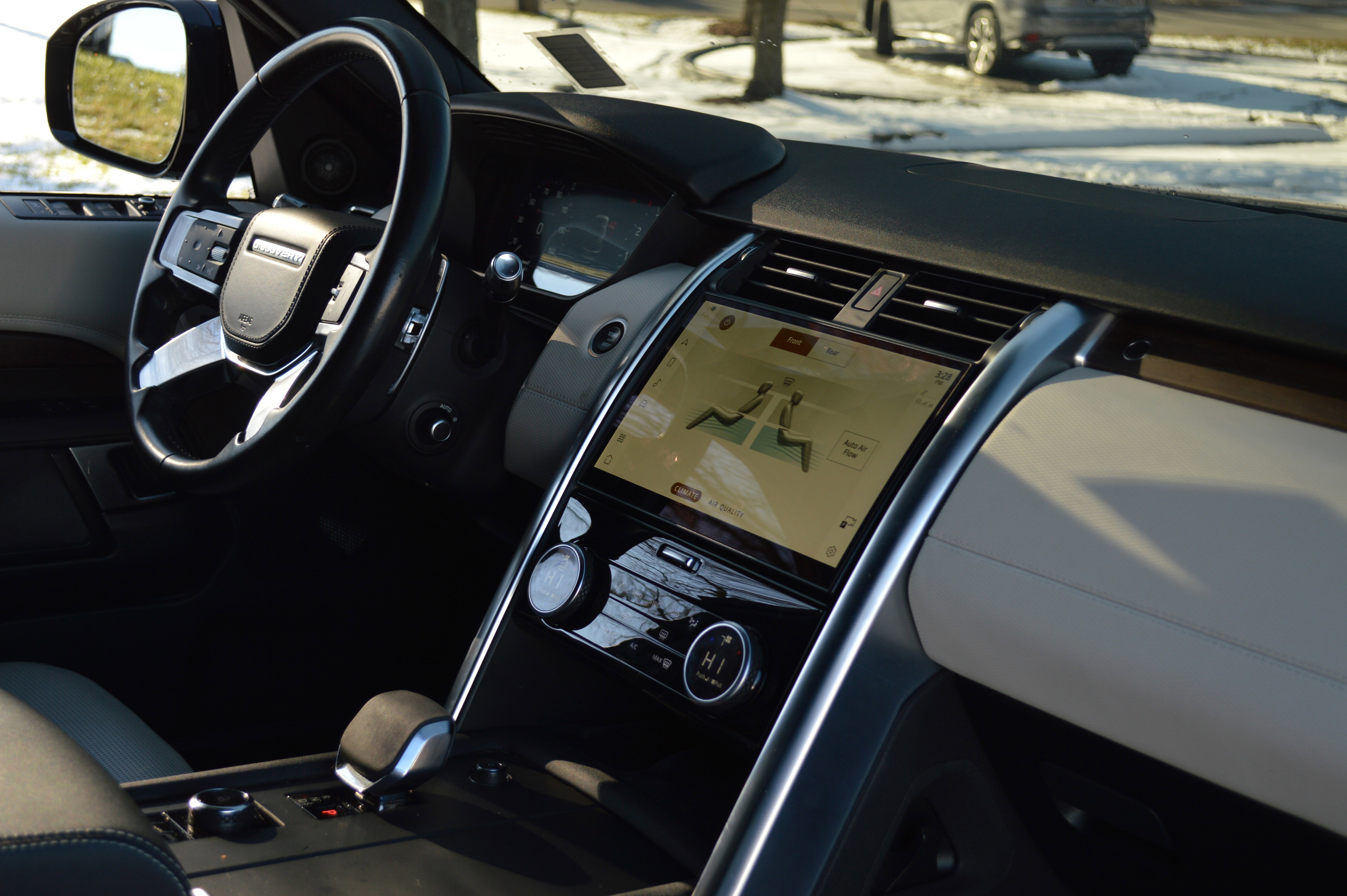 Used 2021 Land Rover Discovery HSE R-Dynamic image 34