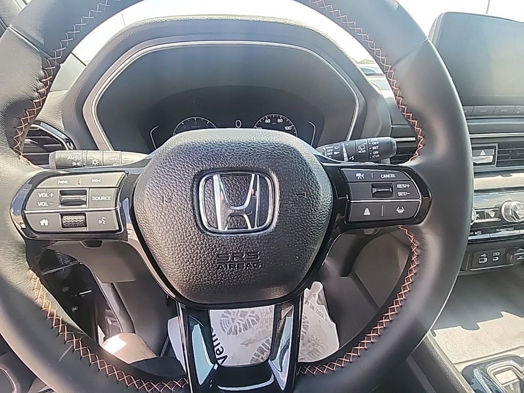 Certified 2025 Honda Pilot Sport image 16