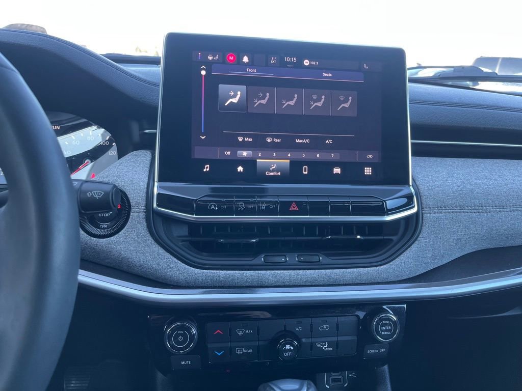 Used 2023 Jeep Compass Latitude image 21