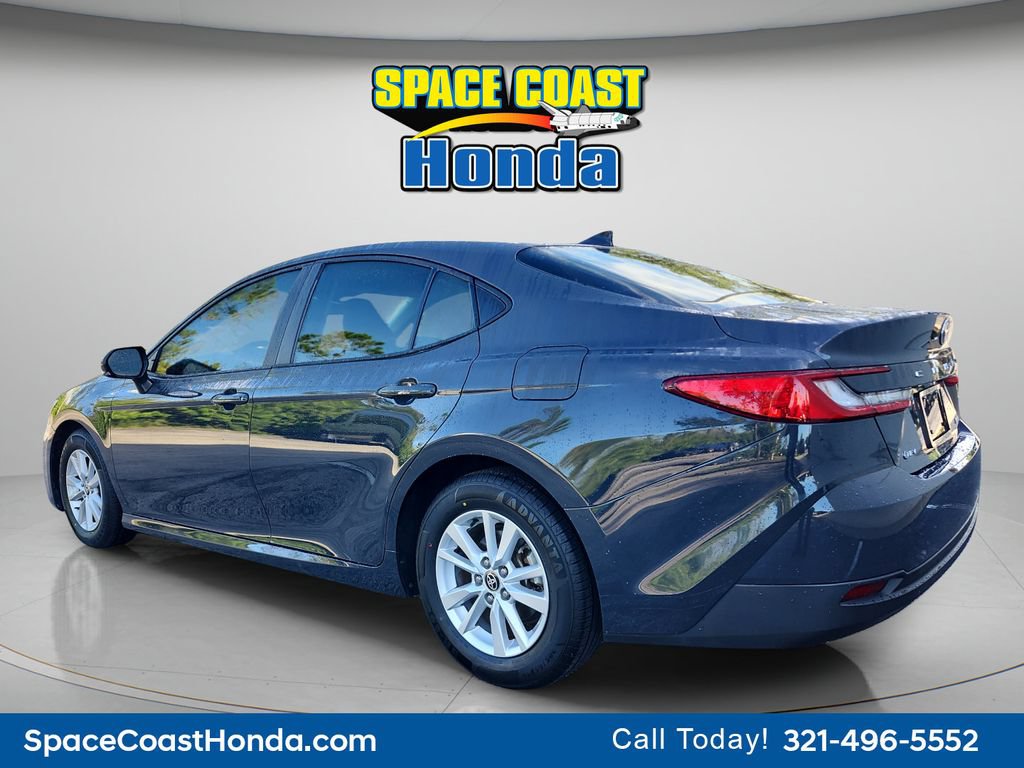 Used 2025 Toyota Camry LE FWD image 5