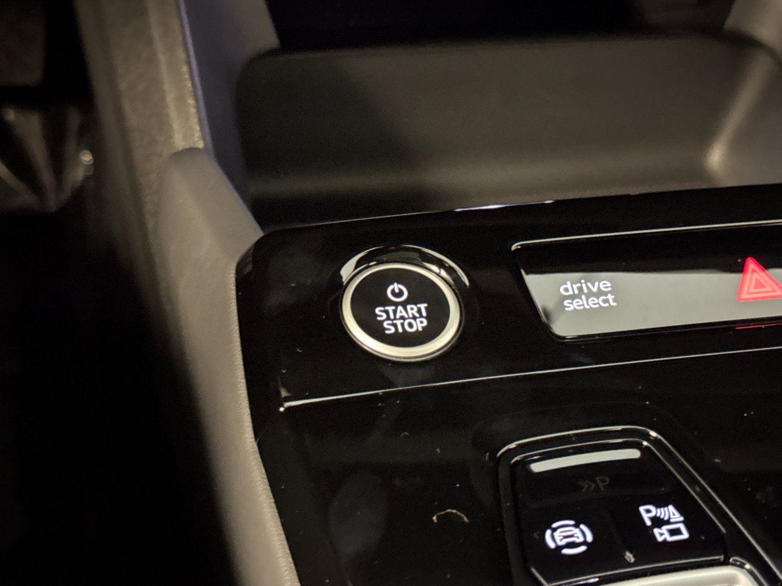 New 2027 Audi Q6 e-tron Premium image 22