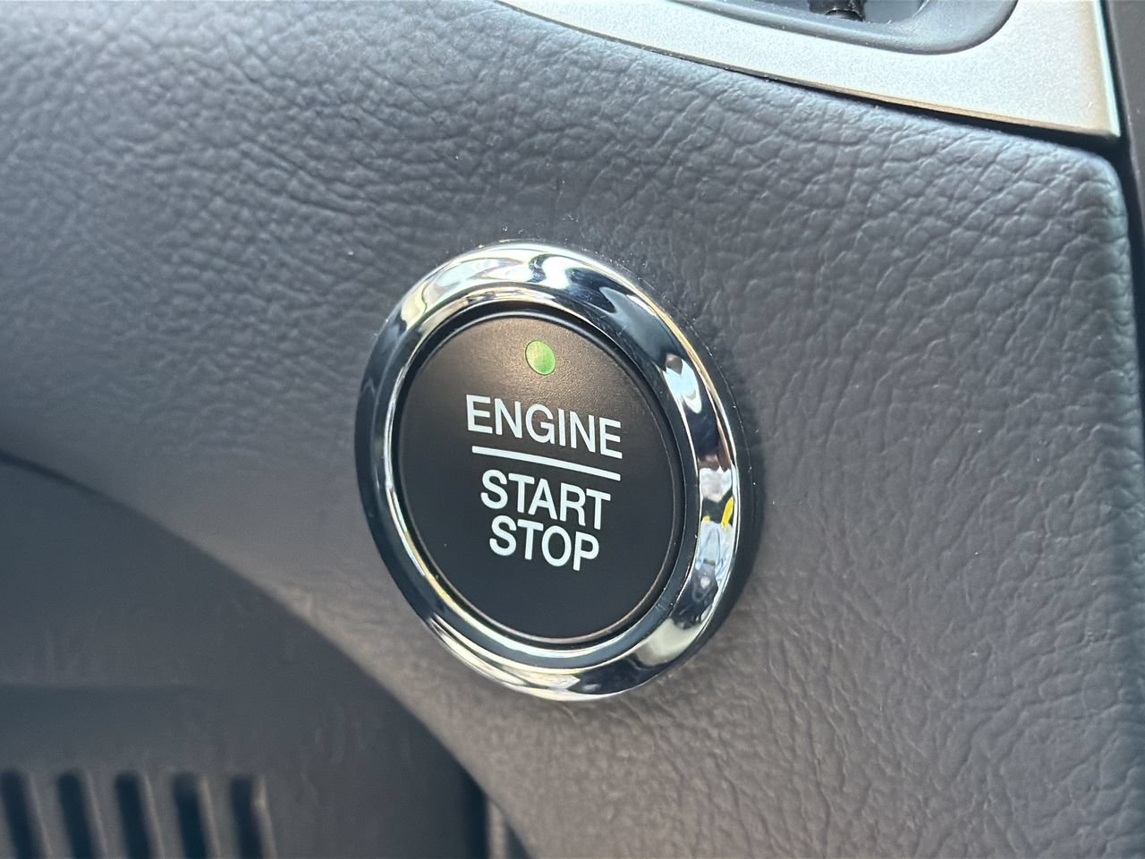 Certified 2024 Ford Edge SE AWD/4WD image 28