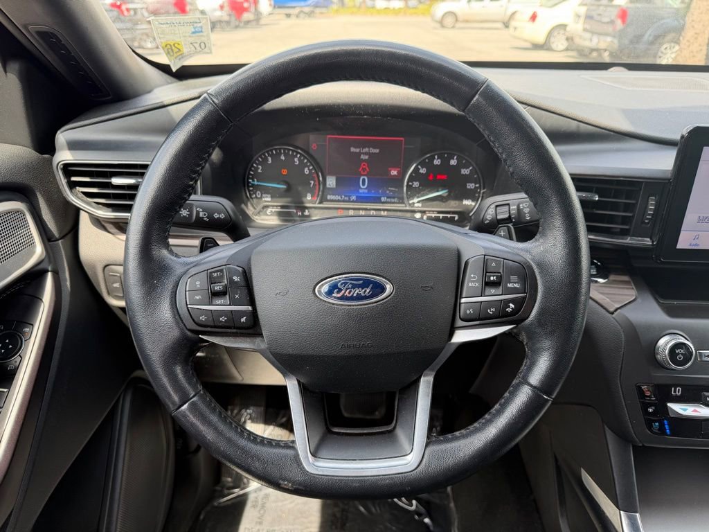 Used 2020 Ford Explorer Limited image 18