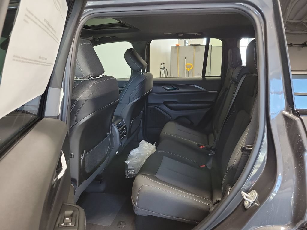 New 2026 Jeep Grand Cherokee Laredo X AWD/4WD image 9