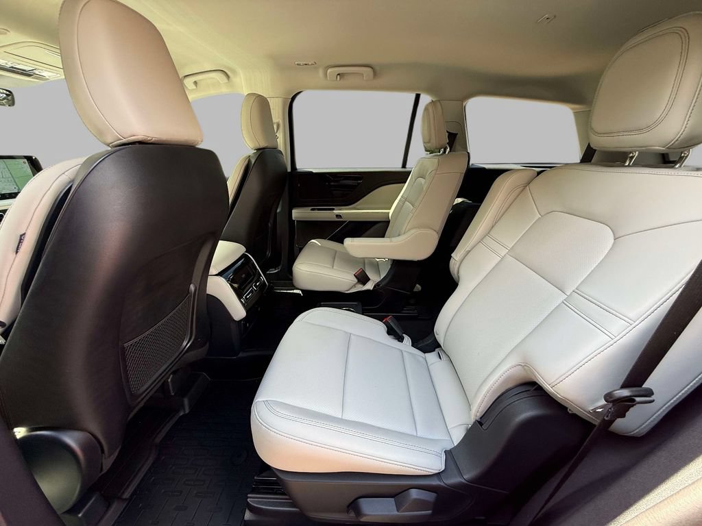 Used 2026 Lincoln Aviator AWD image 20