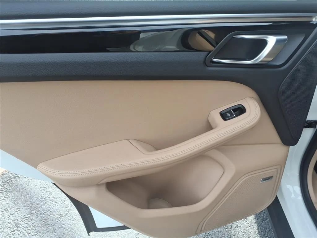 Used 2022 Porsche Macan image 20