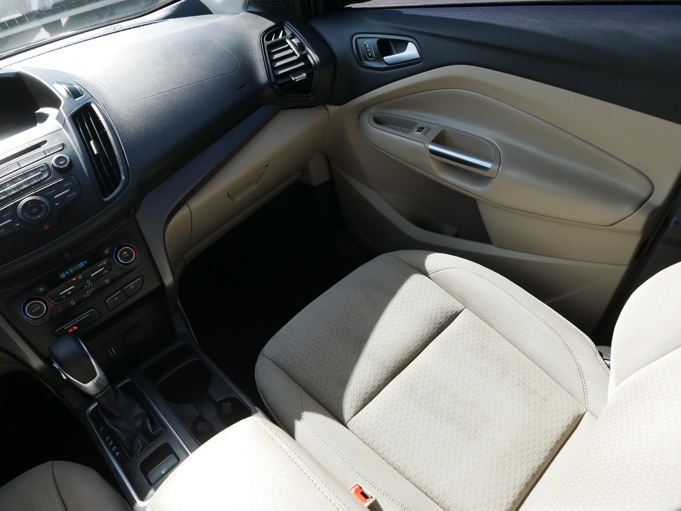 Used 2018 Ford Escape SE image 11