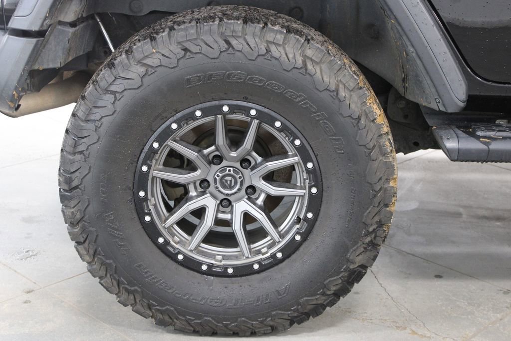Used 2018 Jeep Wrangler Unlimited Rubicon w/ Steel Bumper Group AWD/4WD image 12