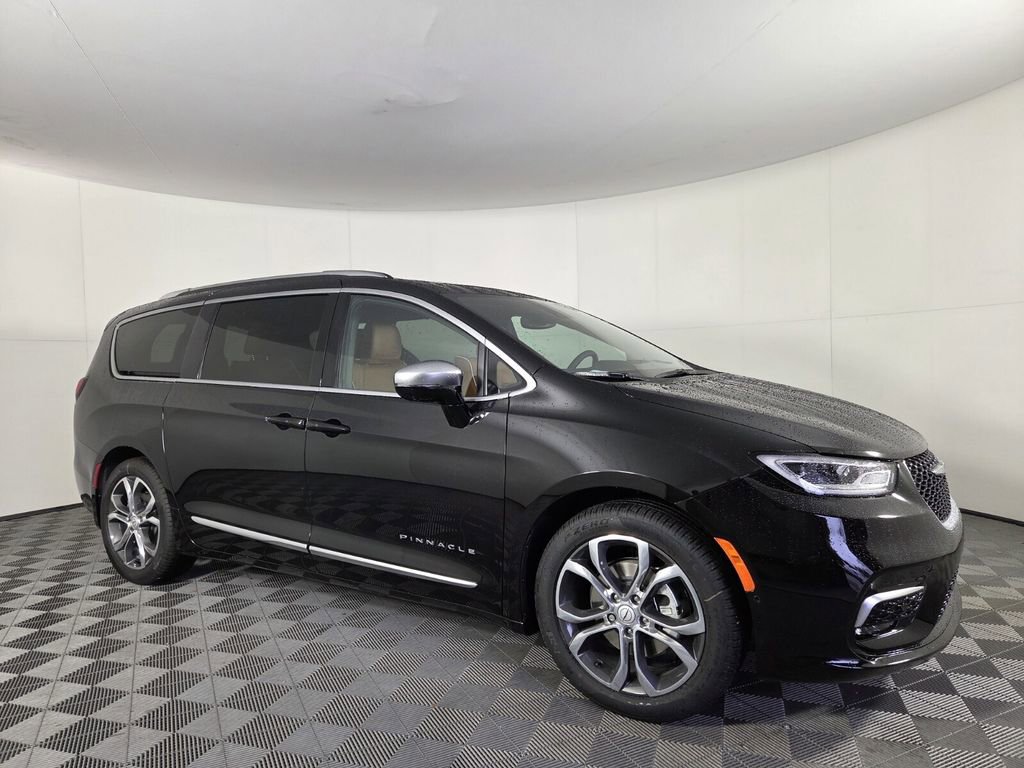 New 2026 Chrysler Pacifica Pinnacle w/ Trailer Tow Group FWD image 2