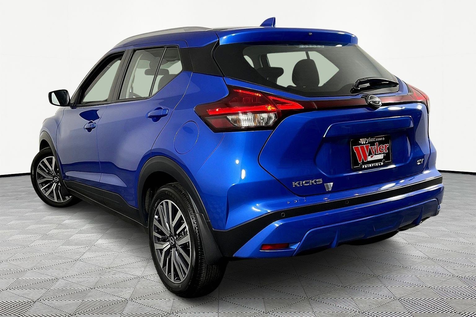 Certified 2023 Nissan Kicks SV image 4