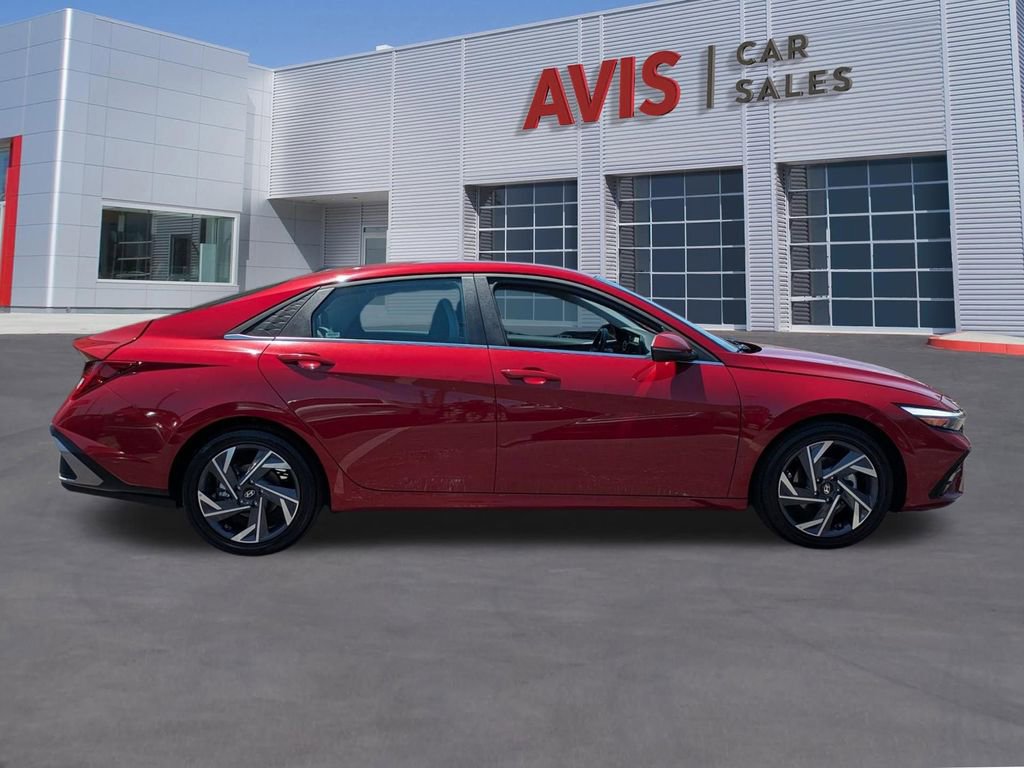Used 2025 Hyundai Elantra Limited FWD image 5