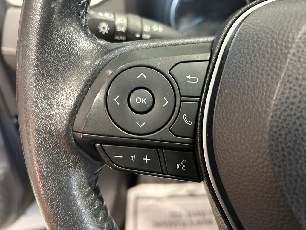Used 2022 Toyota RAV4 XLE Premium AWD/4WD image 12