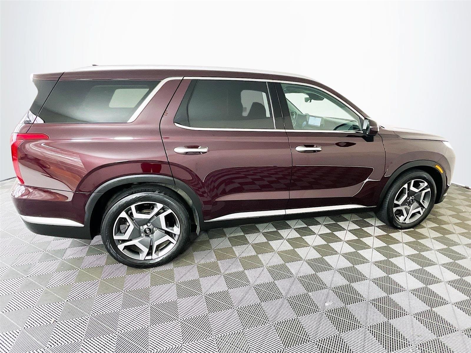 Certified 2023 Hyundai Palisade Limited w/ Cargo Package AWD/4WD image 11