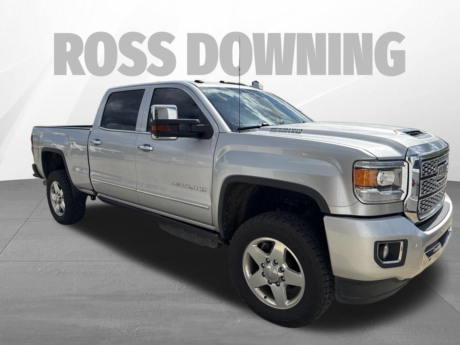 Used 2019 GMC Sierra 2500 Denali w/ Duramax Plus Package AWD/4WD image 3