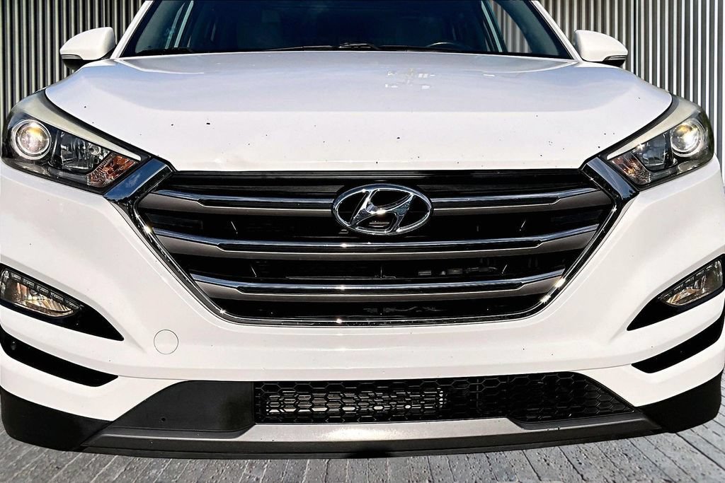 Used 2016 Hyundai Tucson Limited w/ Option Group 03 AWD/4WD image 29