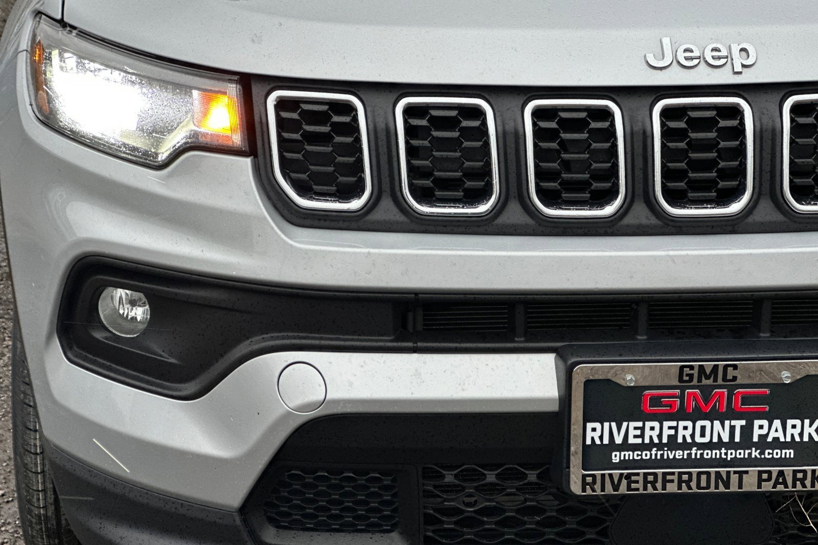 Used 2024 Jeep Compass Latitude image 42