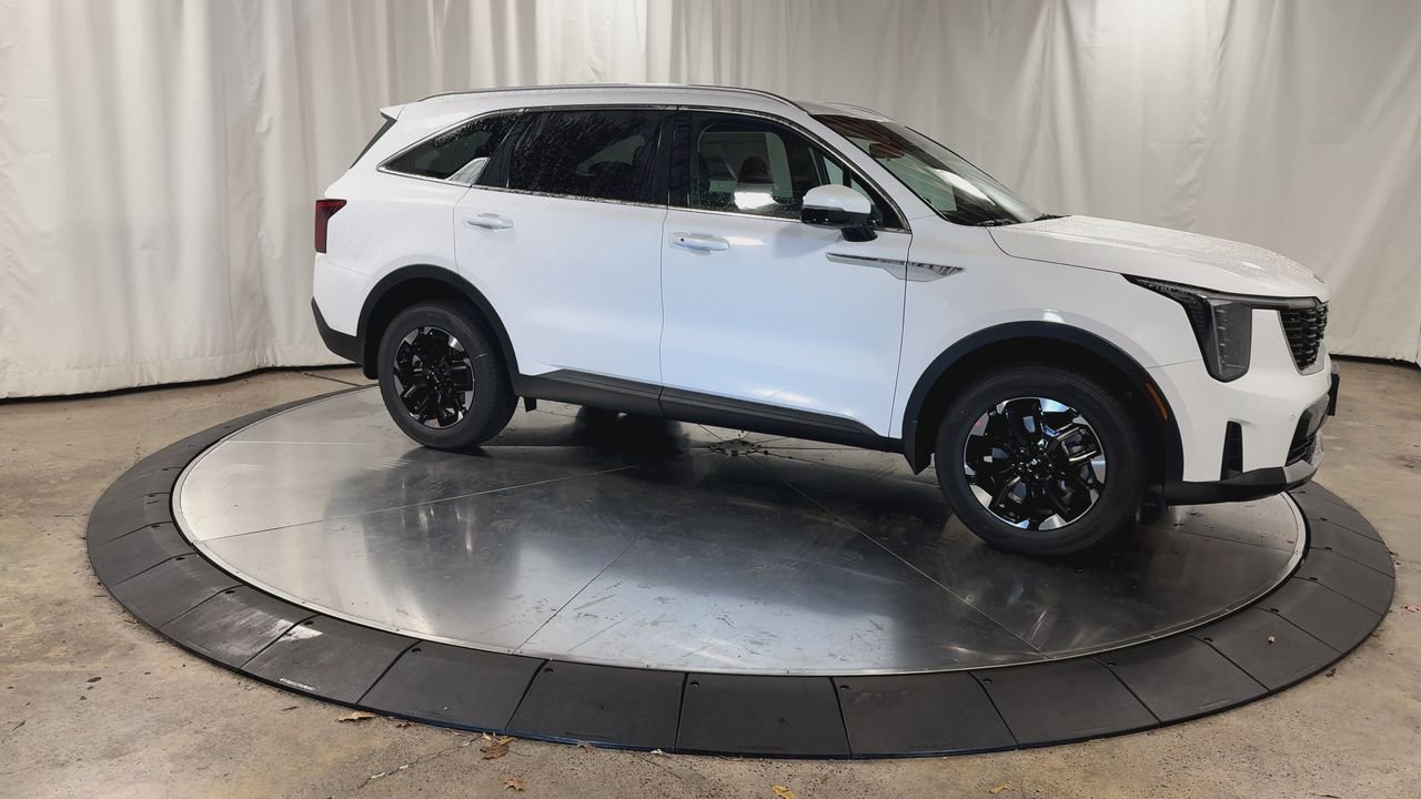 New 2026 Kia Sorento S image 2