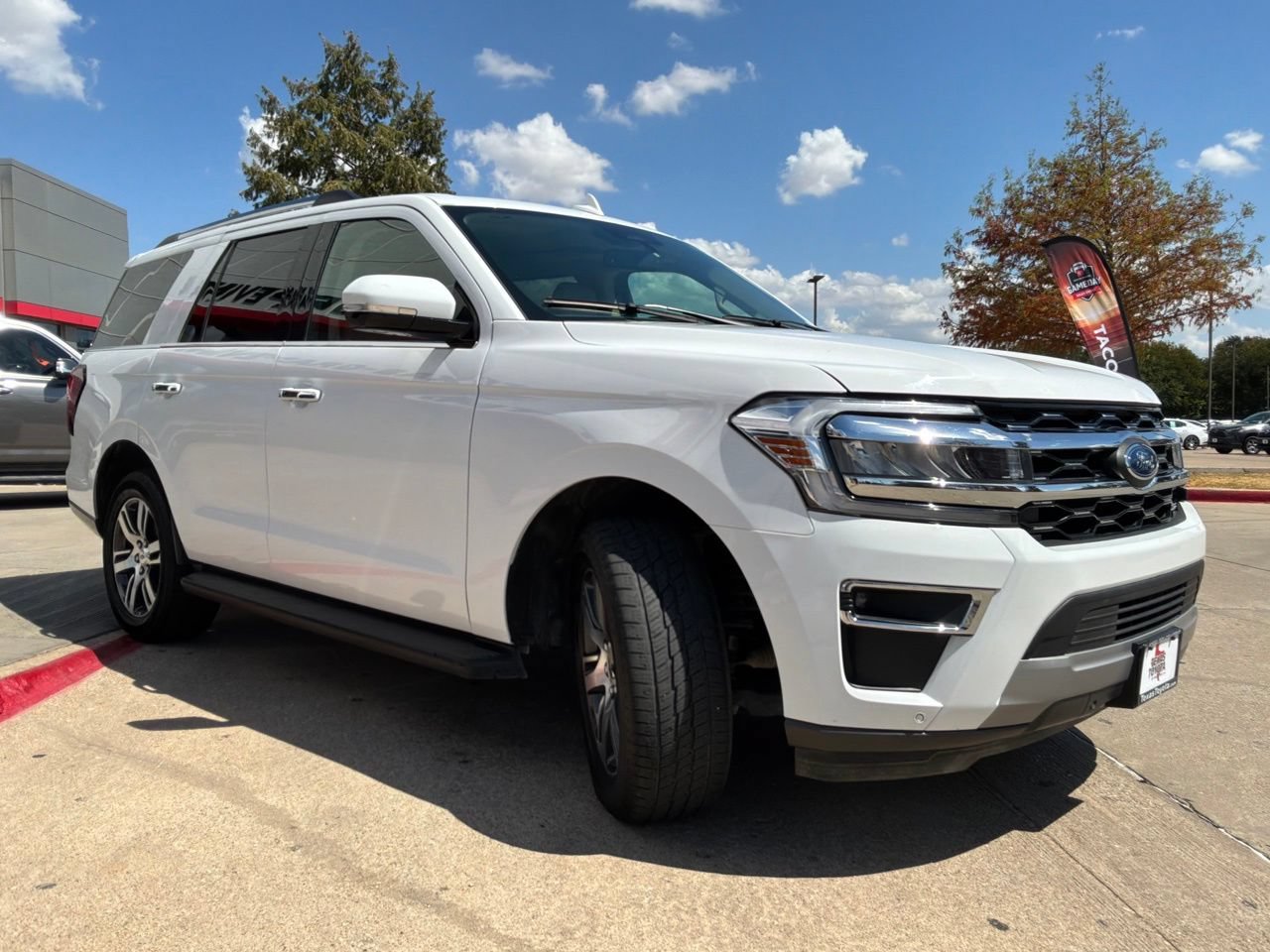 Used 2024 Ford Expedition Limited RWD image 4