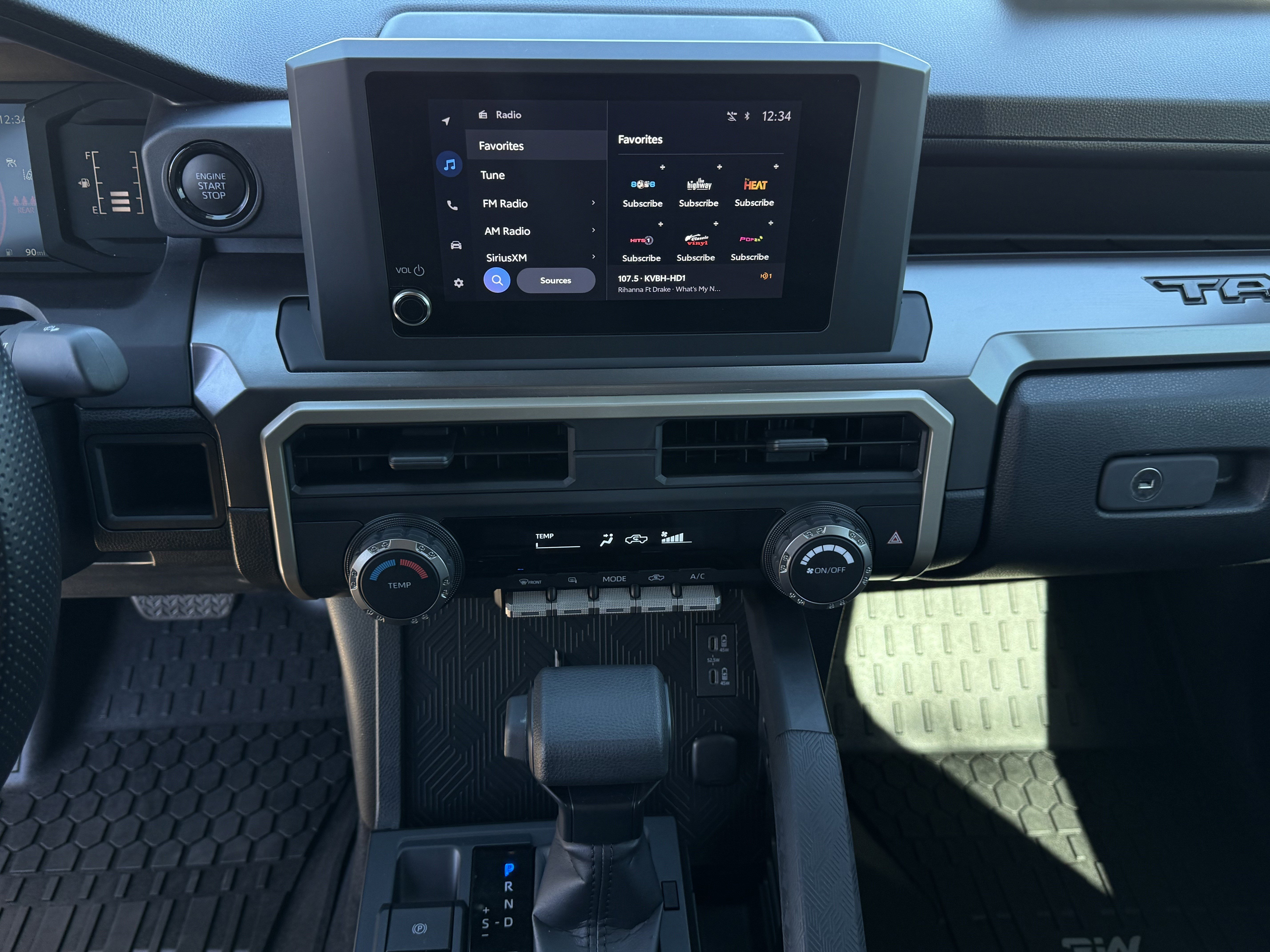 Used 2025 Toyota Tacoma Limited image 19