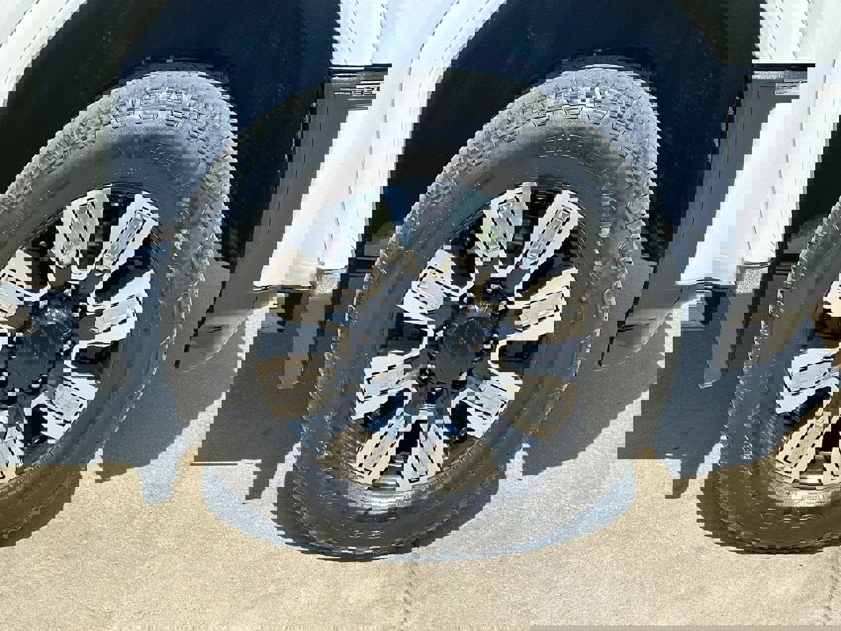 Used 2024 GMC Sierra 3500 Denali w/ Technology Package image 10