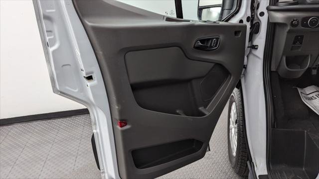 Used 2023 Ford Transit 350 XLT image 12
