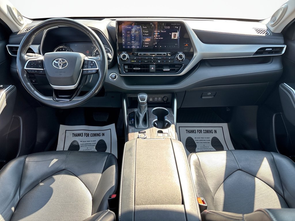 Used 2022 Toyota Highlander Platinum AWD/4WD image 22