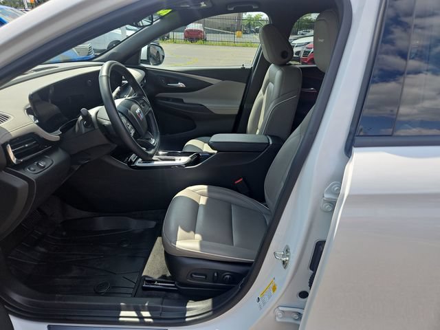 Used 2025 Buick Envista Preferred FWD image 10