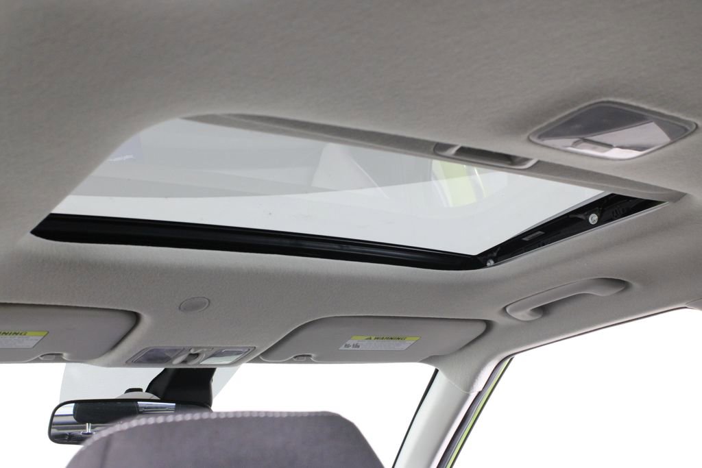 Certified 2024 Hyundai Venue SEL image 21